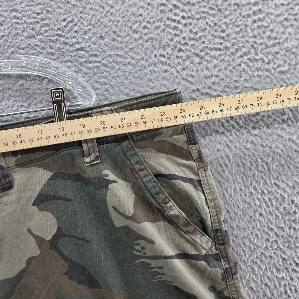 NEW Wrangler Mens Camo Print Cargo‎ Shorts 48x10 Green Regular Taper Canvas